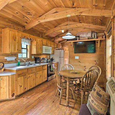 Quaint Log Cabin With Views Near West Jefferson Warrensville Exteriör bild
