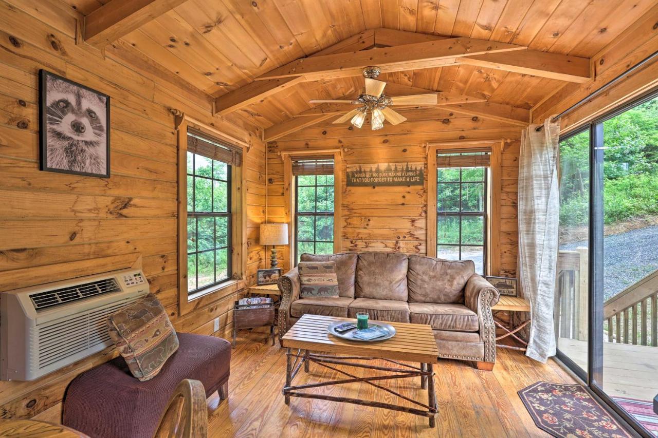 Quaint Log Cabin With Views Near West Jefferson Warrensville Exteriör bild