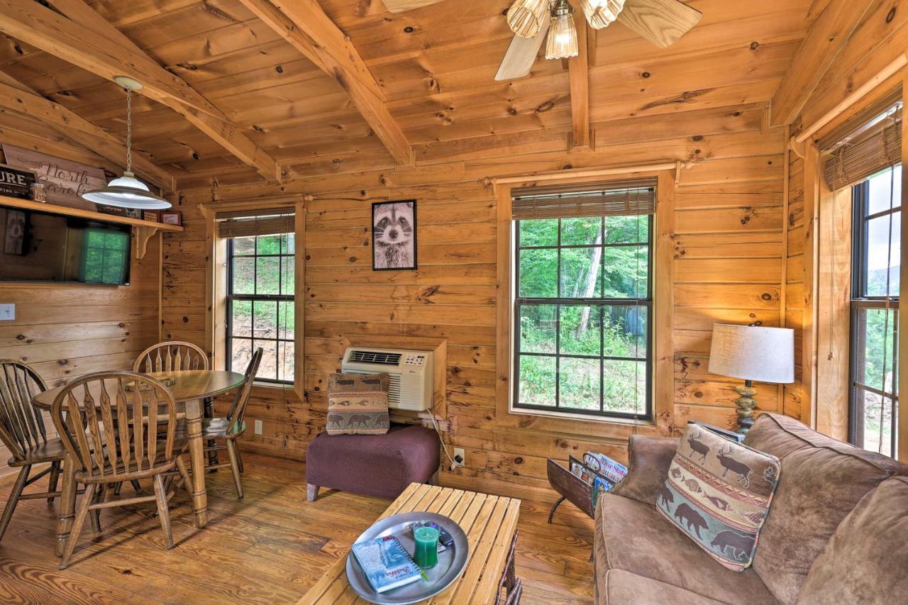 Quaint Log Cabin With Views Near West Jefferson Warrensville Exteriör bild