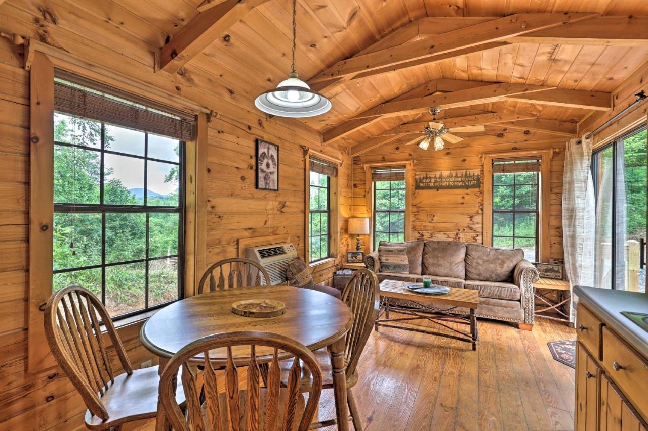 Quaint Log Cabin With Views Near West Jefferson Warrensville Exteriör bild