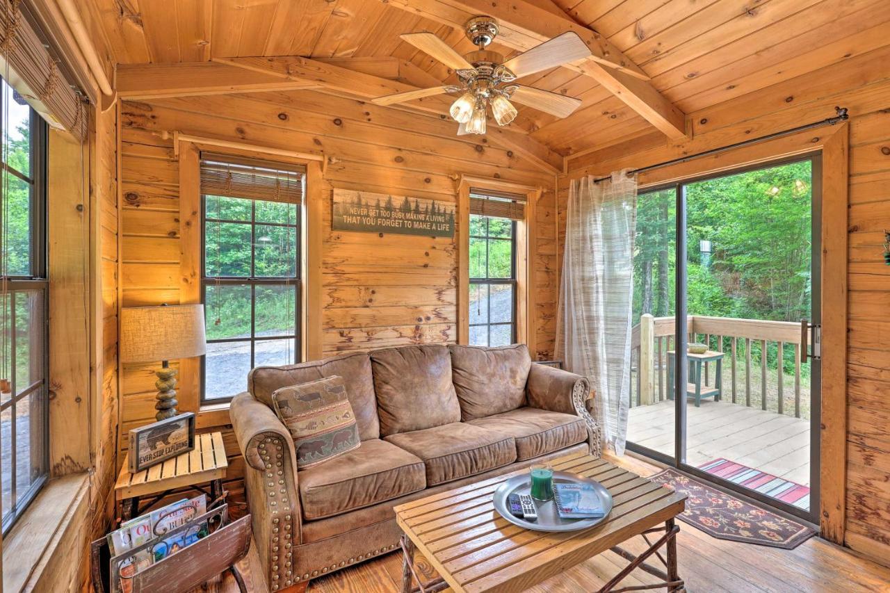 Quaint Log Cabin With Views Near West Jefferson Warrensville Exteriör bild