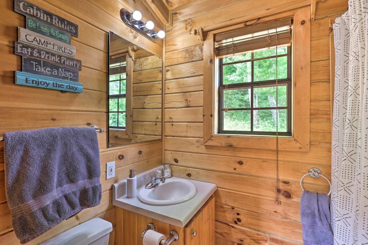 Quaint Log Cabin With Views Near West Jefferson Warrensville Exteriör bild