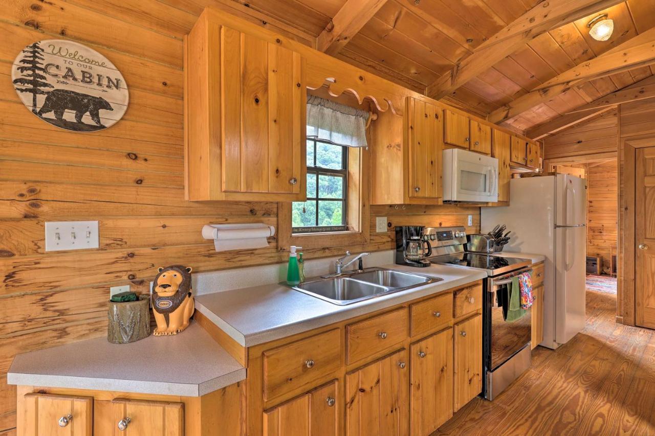 Quaint Log Cabin With Views Near West Jefferson Warrensville Exteriör bild
