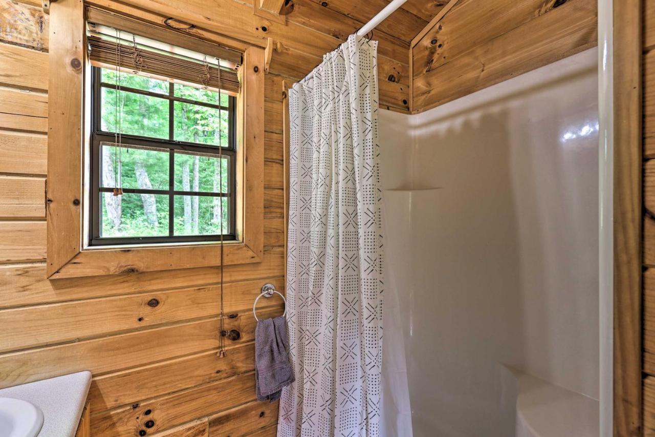 Quaint Log Cabin With Views Near West Jefferson Warrensville Exteriör bild