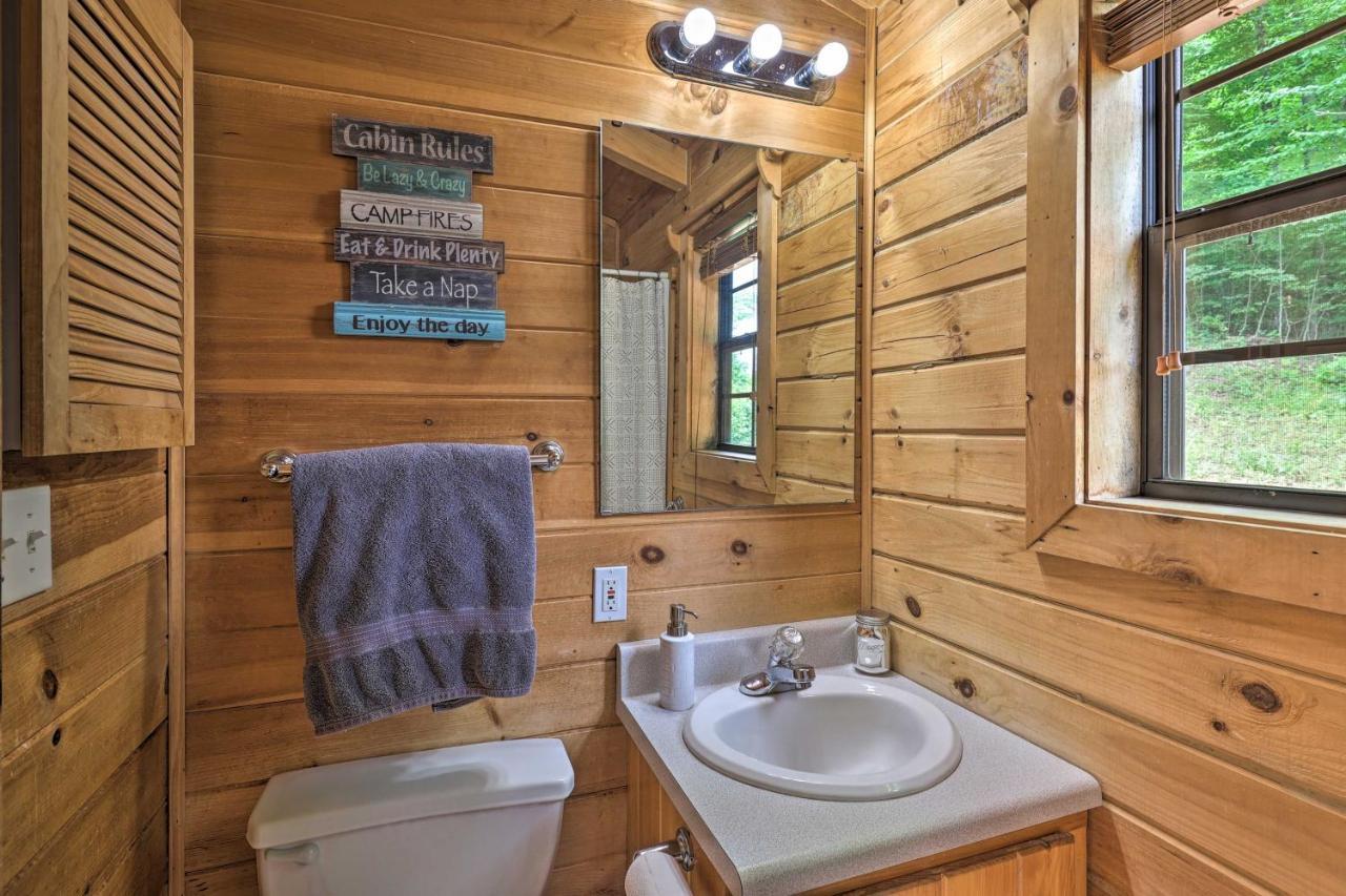 Quaint Log Cabin With Views Near West Jefferson Warrensville Exteriör bild